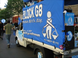 Wagen der Kampagne Block G8